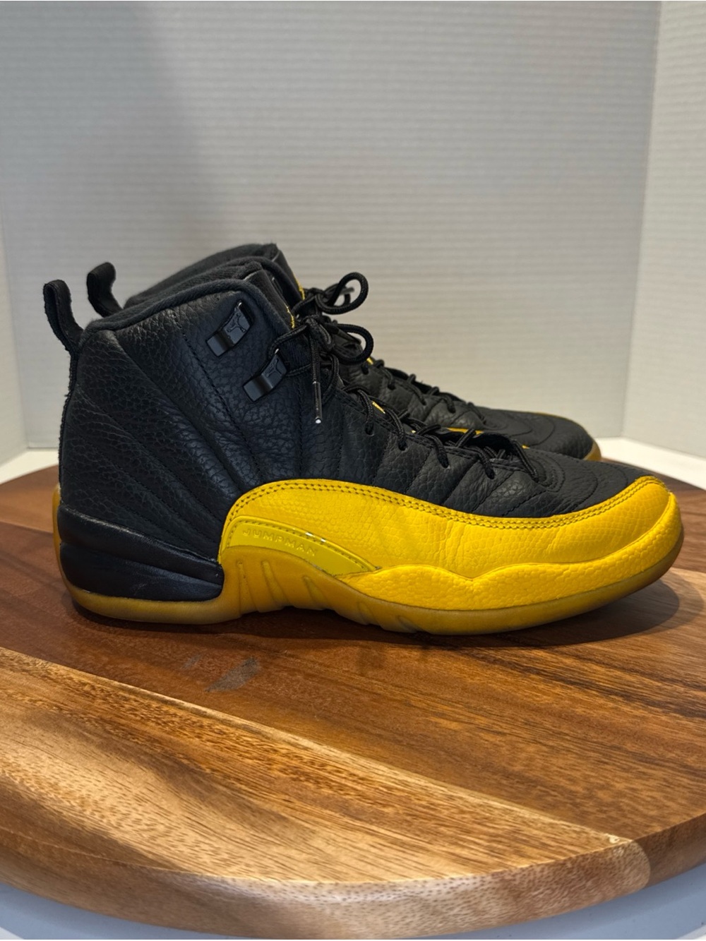 Air Jordan 12 Retro University Gold GS Size 6Y (153265-070)